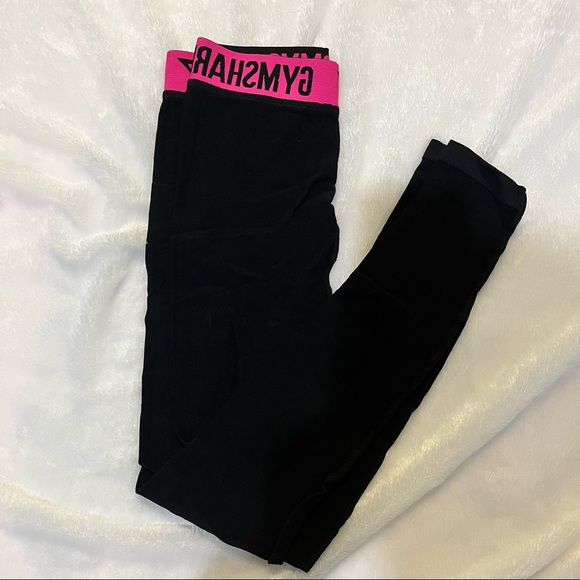 BLACK & HOT PINK GYMSHARK LEGGINGS - Picture 2 of 3